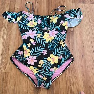 Breaking Waves Floral girls Swimwear‎
